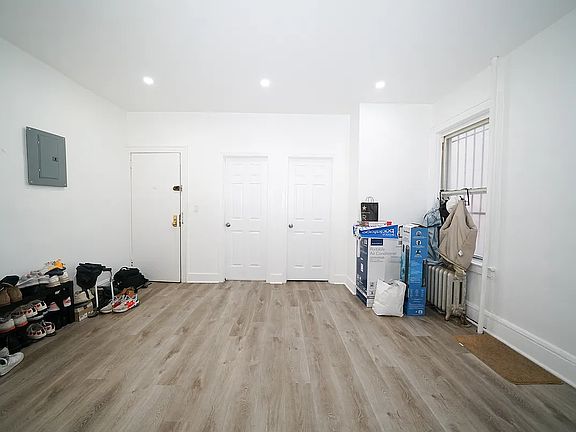 4th image of 3263 47th St Floor 1