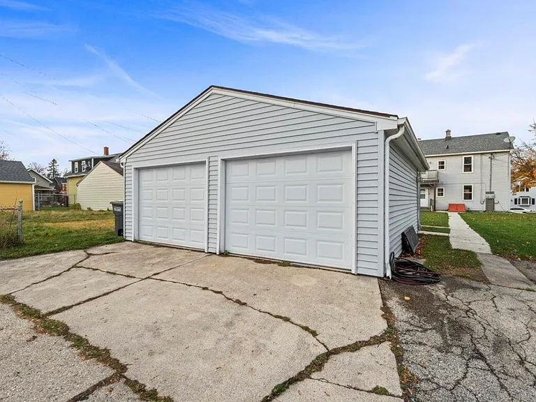 1619 Superior Ave — Photo 4