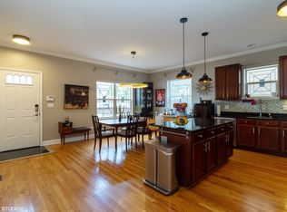 2041 W Warren Blvd #A, Chicago, IL 60612