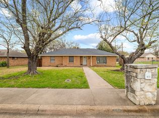 422 Brookview Dr, Desoto, TX 75115