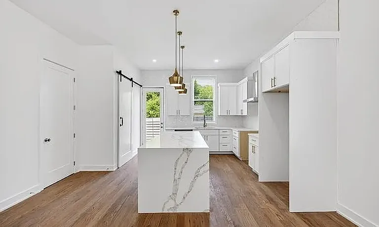985 McDaniel St SW — Photo 8