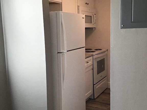 3rd image of 1610 S Crystal Lake Dr APT 76