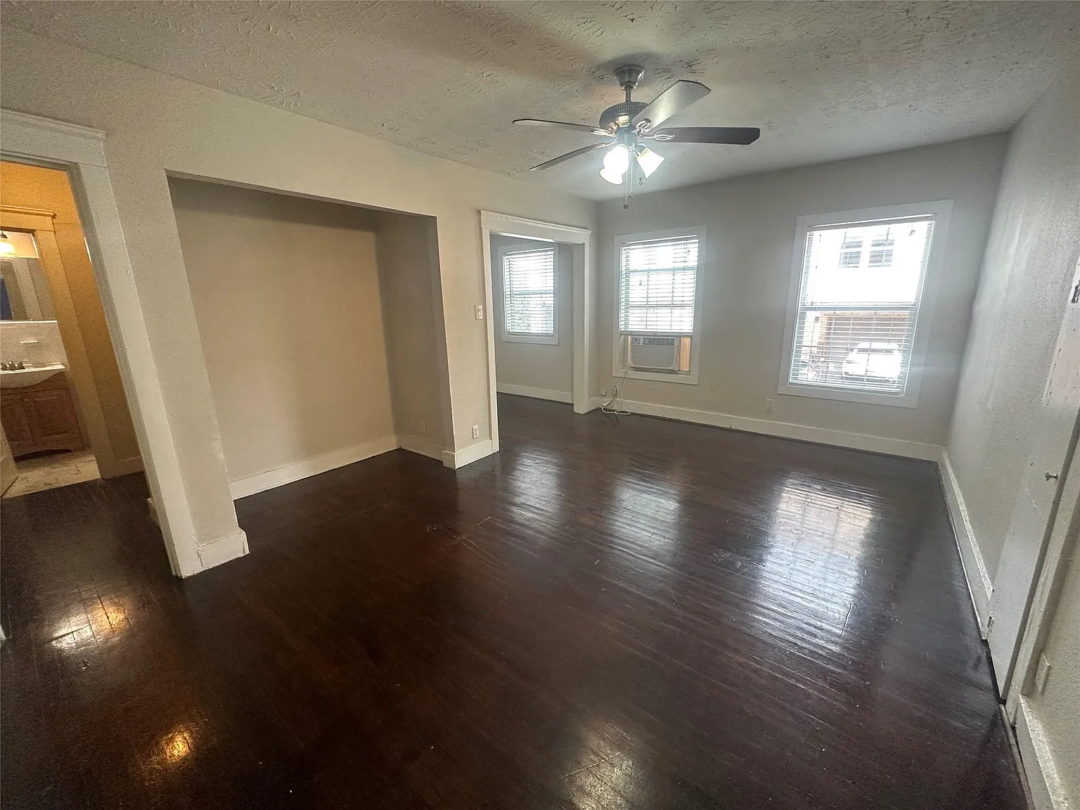 1624 Holman St — Photo 3