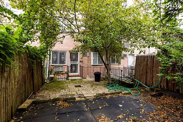 Rented by Nooklyn NYC LLC | media 9