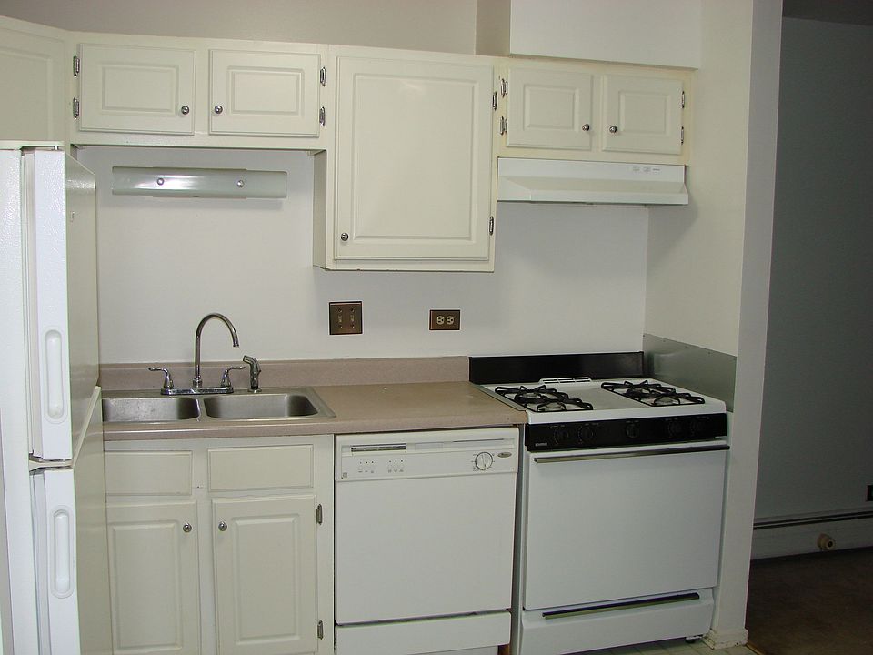 1st image of 2100 Bayside Dr Unit 5