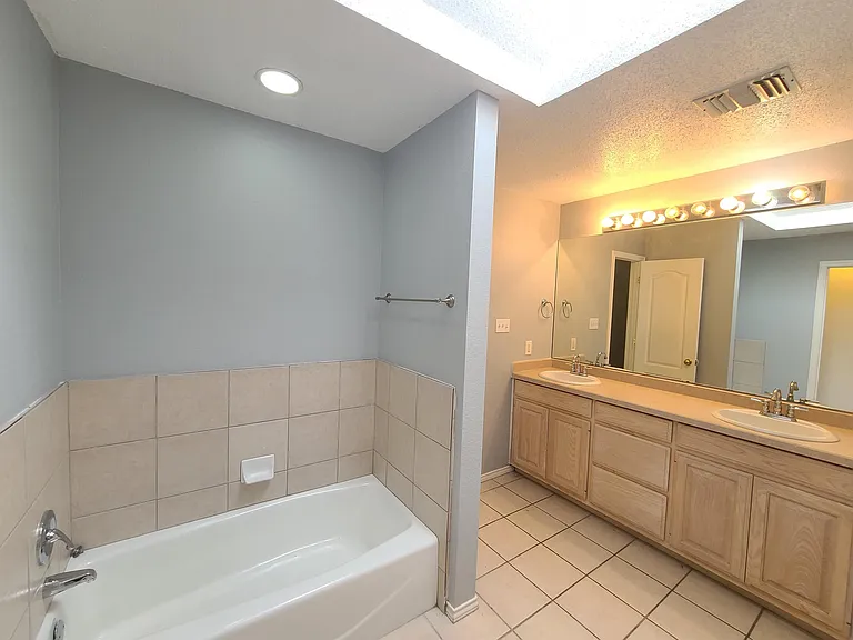 3401 Mark Ln — Photo 8