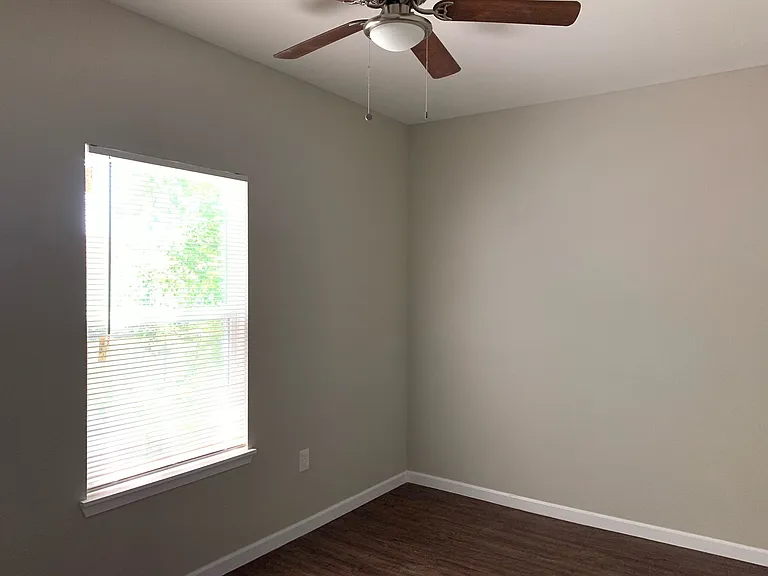 1012 Fay St — Photo 9