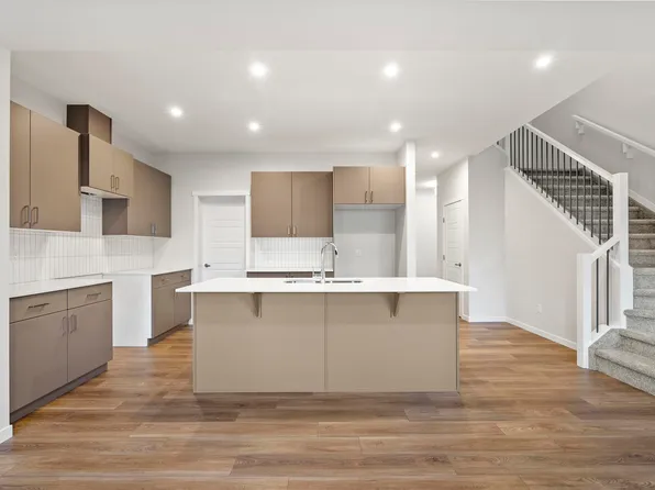 8707 224th St NW, Edmonton, AB T5T 7H2