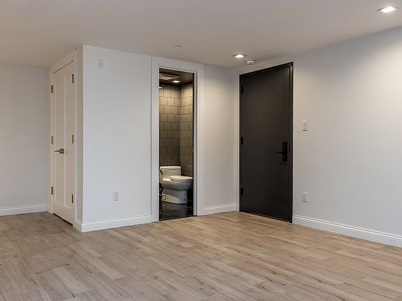 5th image of 221 Clarkson Ave #1B