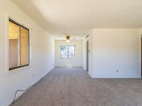 3rd image of 905 Cagua Dr NE