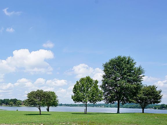 3rd image of 102 Rose Pointe Pl Lot 4
