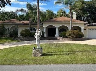 6101 W Pine Cir, Crystal River, FL 34429