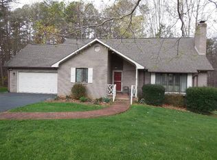 800 Stonewall Jackson Trl, Martinsville, VA 24112