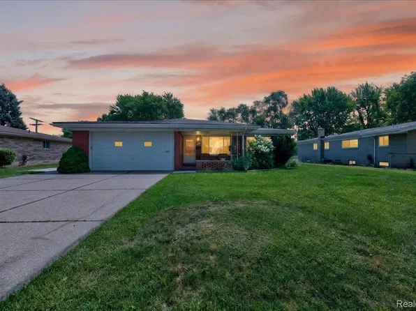 34452 Esper Dr, Sterling Heights, MI 48312