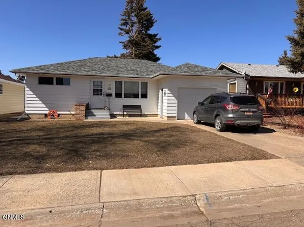 309 Howard St, Plentywood, MT 59254