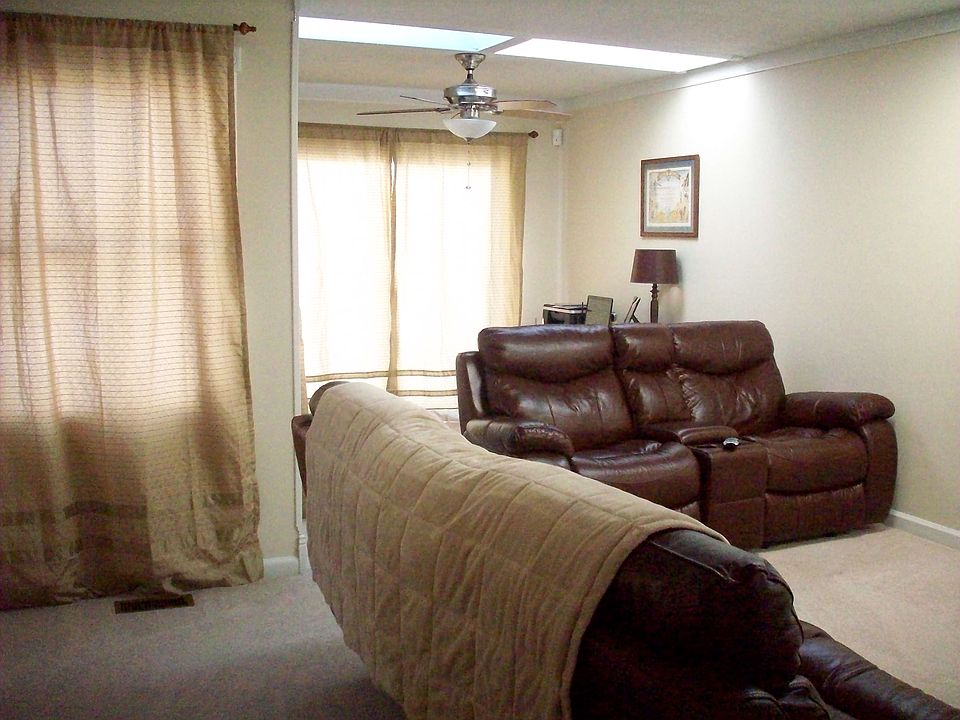 2nd image of 435 Benthall Rd