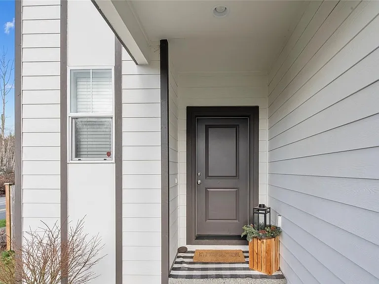 2503 176th Pl NE — Photo 2