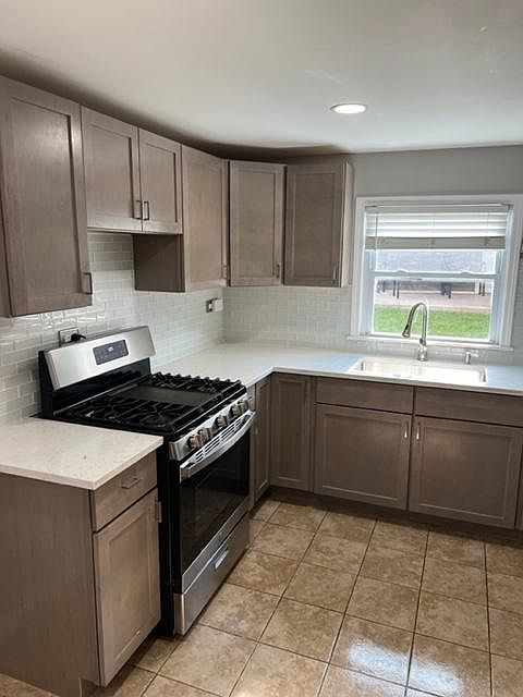 1st image of 2834 Harvey Ave #1