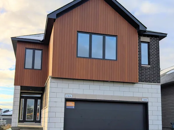 238 Ginebik Way #B, Ottawa, ON K1X 0H5