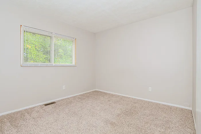 10288 Dewhill Ln — Photo 8