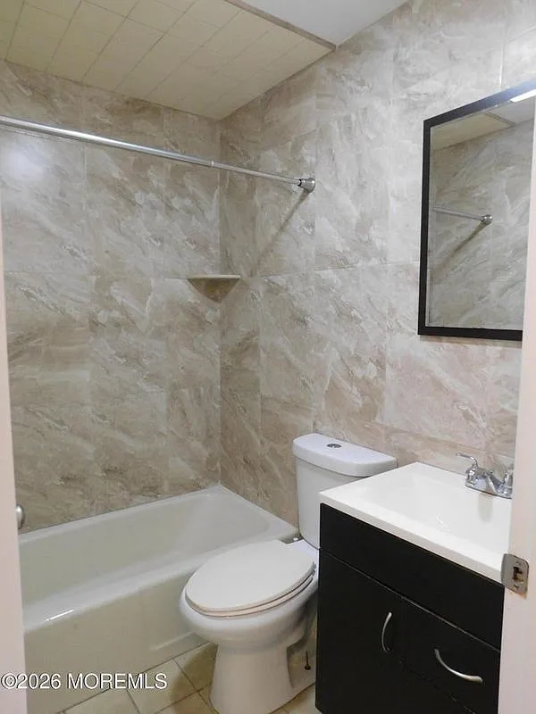 2 bed, 1.0 bath, 700 sqft, $2,200 — Photo 3