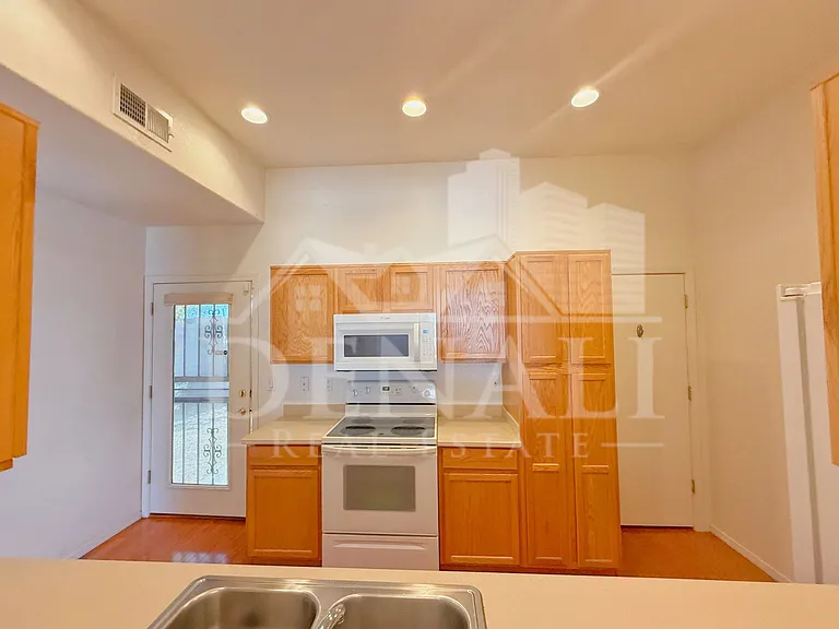 15802 N Hidden Valley Ln — Photo 10