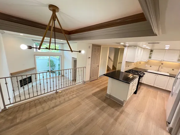 380 W Wilson St APT E105, Costa Mesa, CA 92627