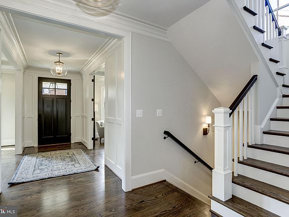 3rd image of 1913 N Jefferson St