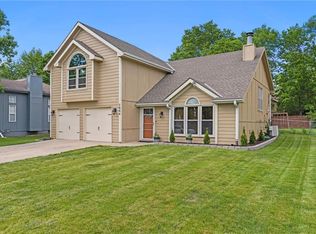 7904 Spring Valley Rd, Belton, MO 64012