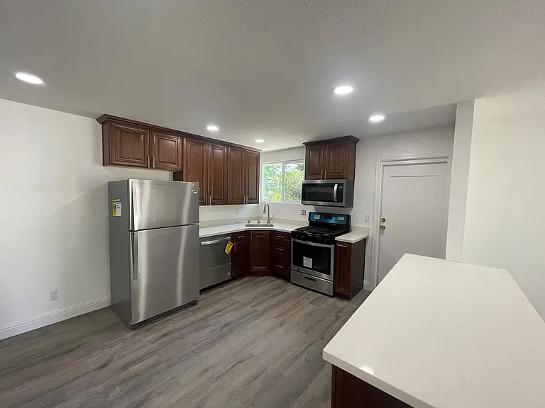 1680 Waltham Rd — Photo 5