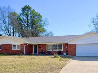 2608 Burgundy Pl, Ponca City, OK 74604
