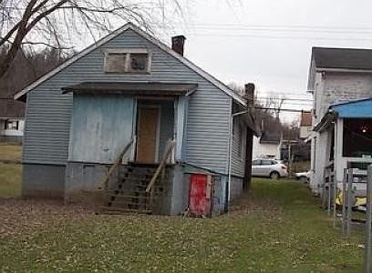 3rd image of 2652 Commercial St