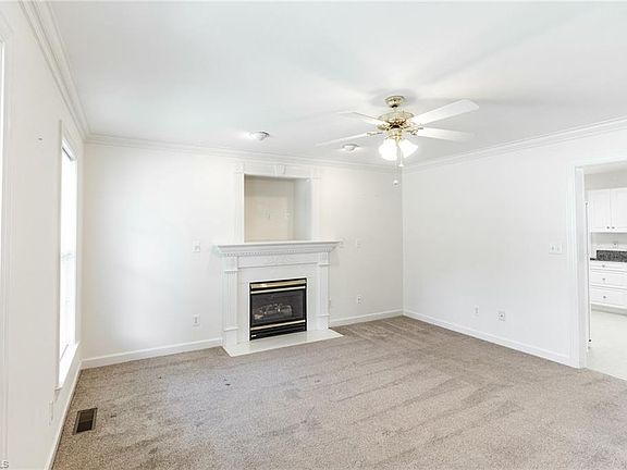 4th image of 1204 Foxhaven Dr