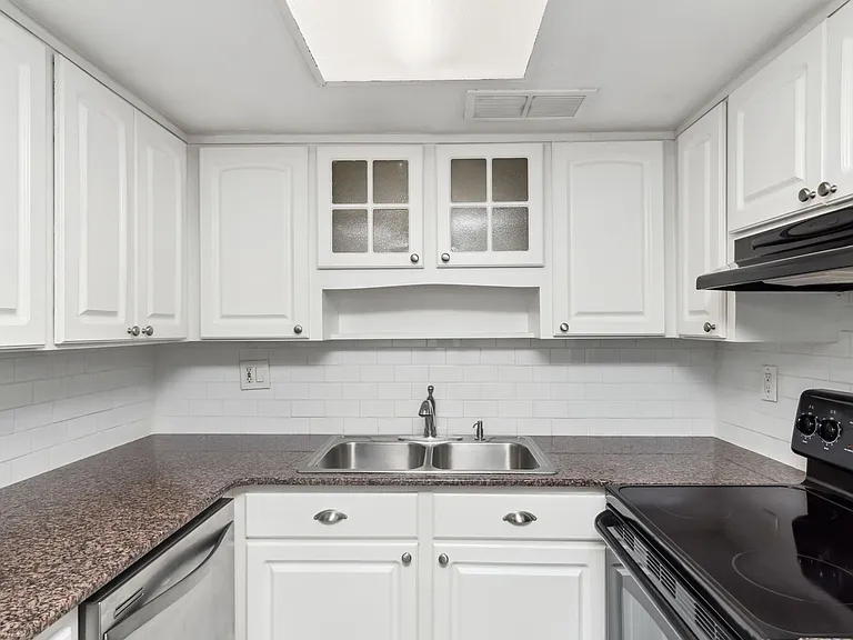 4609 W North B St #111 — Photo 10