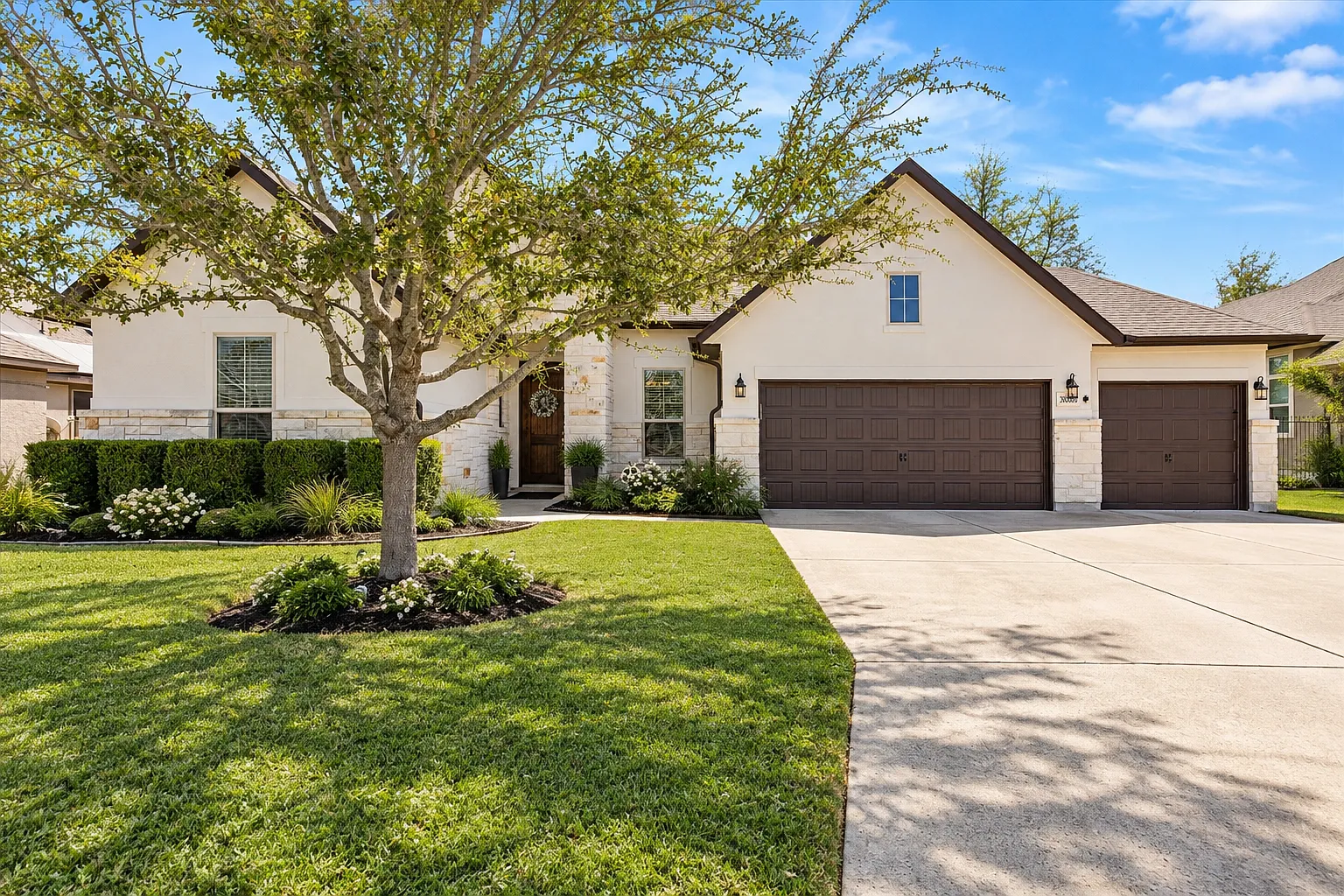 3 bed, 2.5 bath, 2197 sqft, $3,000 — Photo 1
