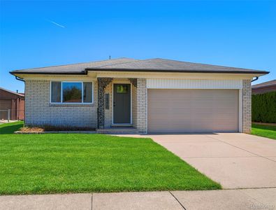 16210 Wellington Ave, Roseville, MI, 48066