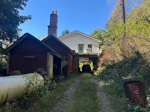 341 Glen Eden Rd, Rochester, PA 15074