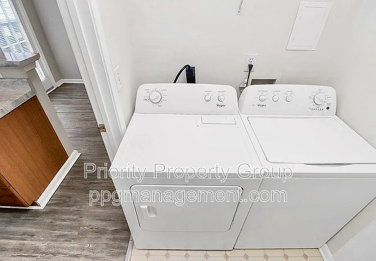 9365 Glenwater Dr #1 — Photo 12