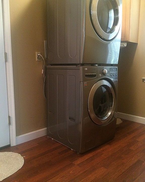 Laundry (white top load set)