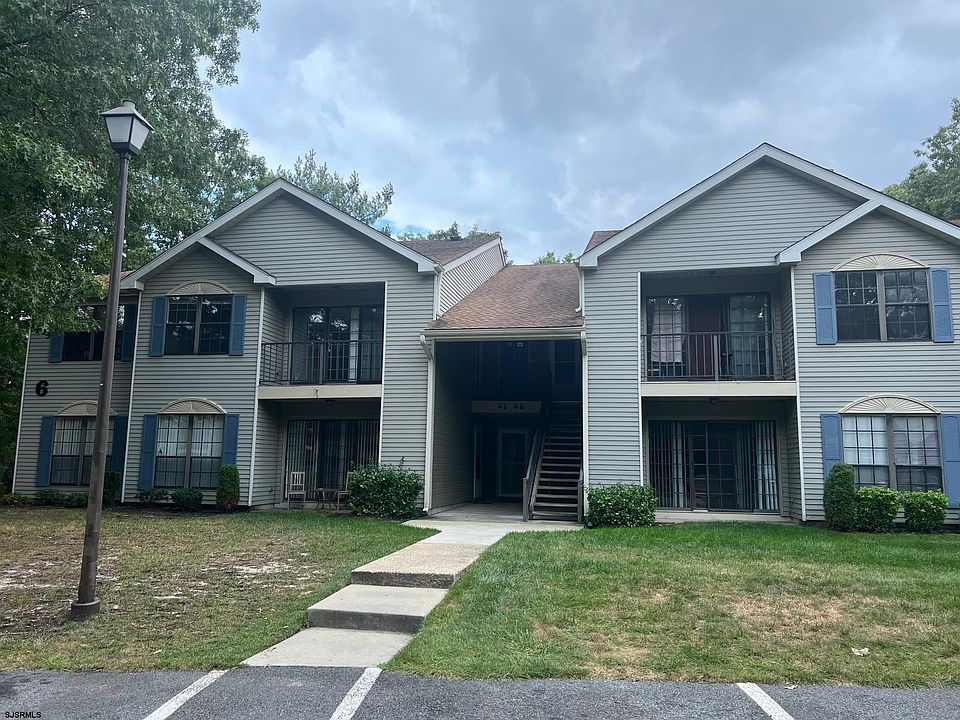 1st image of 46 Sussex Pl #46