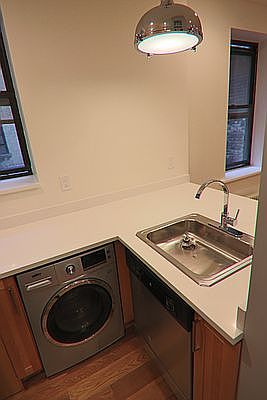 5th image of 654 W 161st St APT 1E
