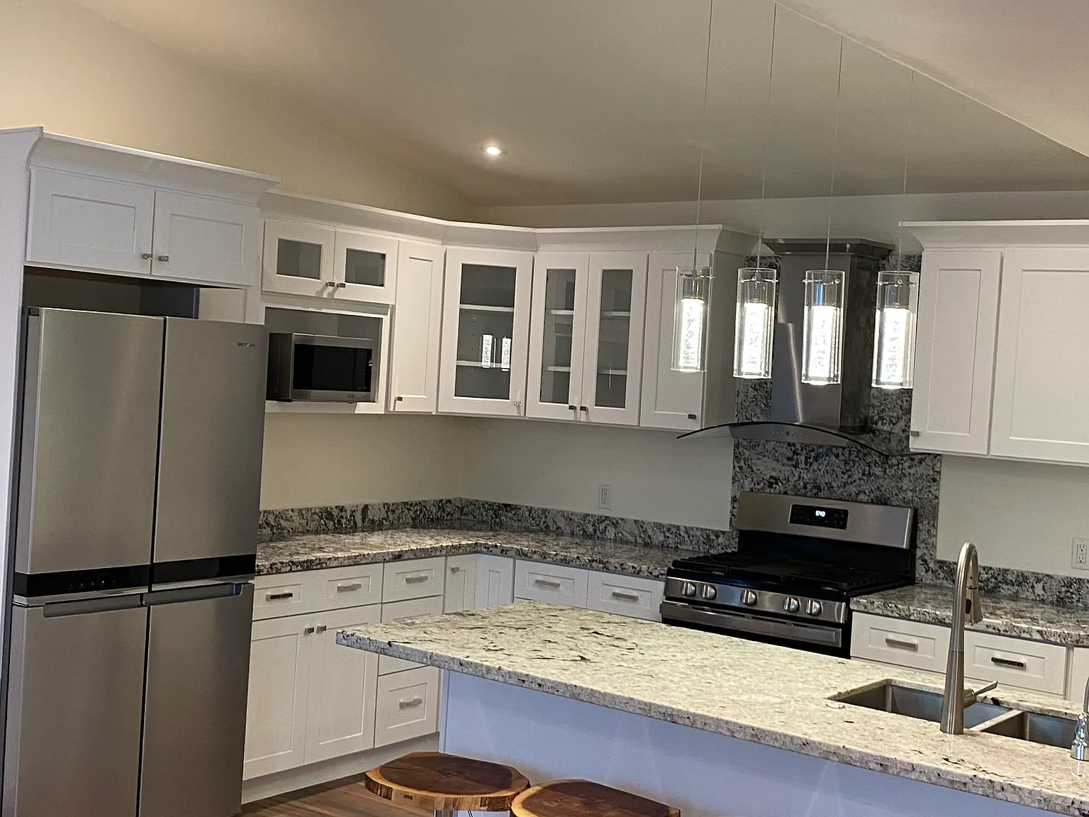 2 bed, 750 sqft, $3,500 — Photo 4
