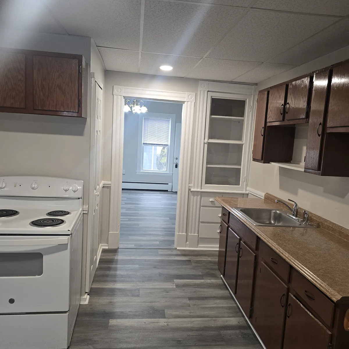 Building Photo - 219 Notre Dame Ave #2S