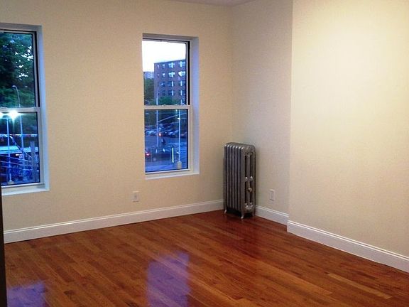 5th image of 261 Vernon Ave #3