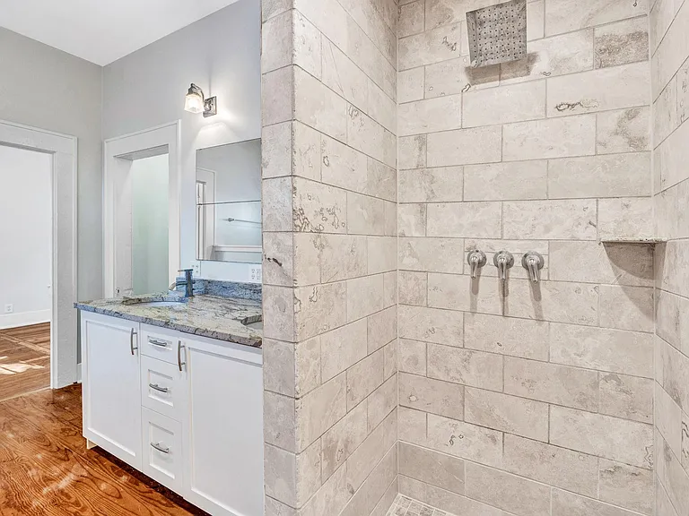 1911 Eva St — Photo 31