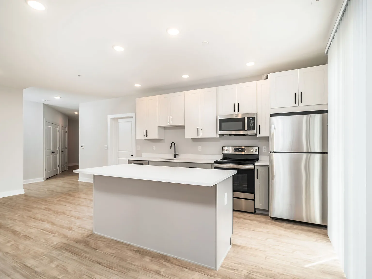 Taylor Flats — Photo 2
