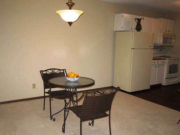 4th image of 4401 Parklawn Ave APT 107