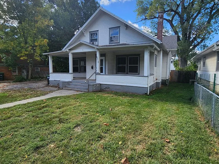 6010 Florence Blvd — Photo 1