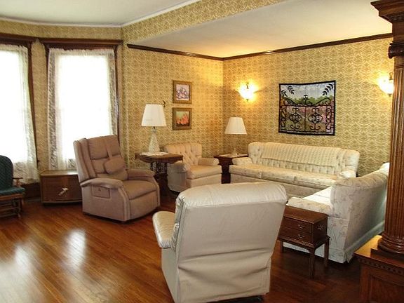 21 x 17 Formal Living Room