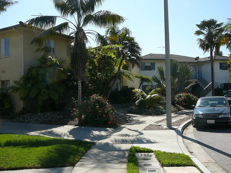 3068 Luna Dr